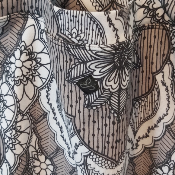 PRANA | Women's Quinn Chakara Built In Bra Tank Top Black White Size X Small - Picture 6 of 9